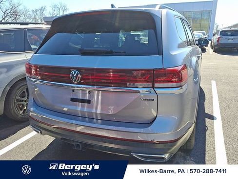 Certified 2025 Volkswagen Atlas SE AWD/4WD image 8