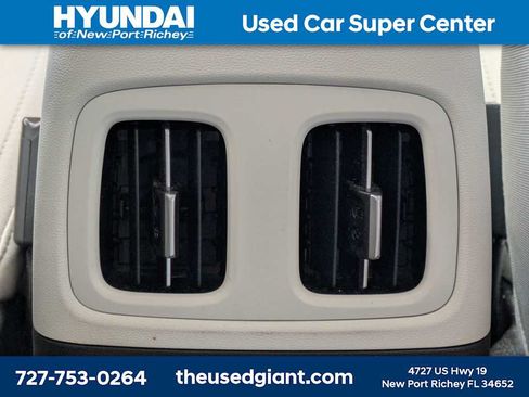 Used 2025 Hyundai Tucson SEL FWD image 16