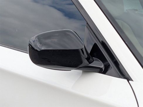 Used 2013 BMW 135i Convertible image 10
