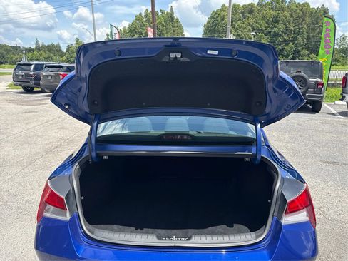 Used 2021 Hyundai Elantra SE FWD image 12