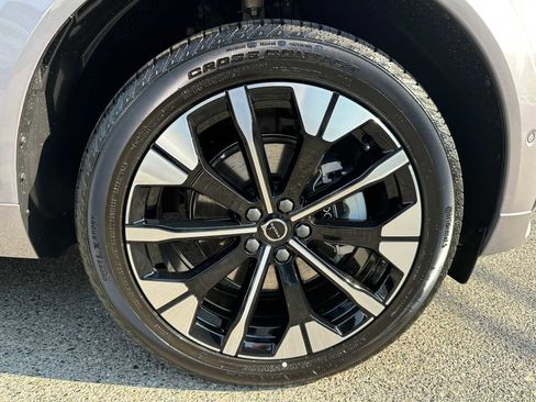New 2026 Volvo XC60 B5 Plus w/ Climate Package image 9