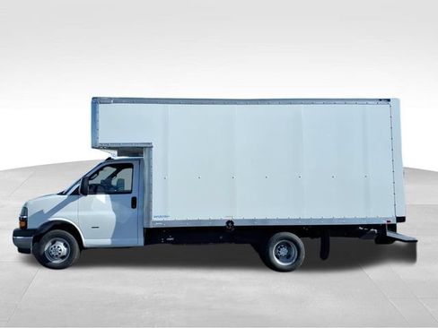 New 2025 Chevrolet Express 3500 w/ Power Convenience Package RWD image 6