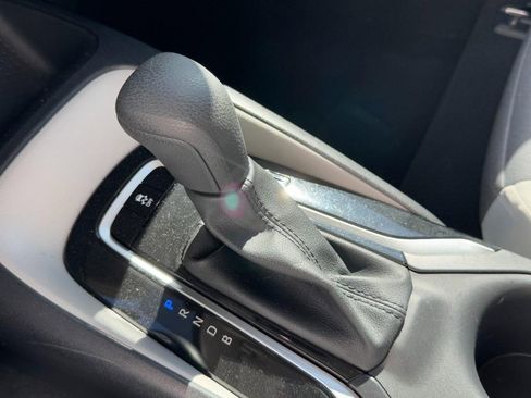 Used 2025 Toyota Corolla LE image 19