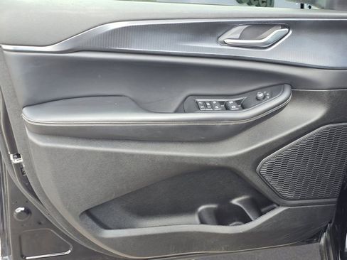 Certified 2023 Jeep Grand Cherokee Laredo w/ Luxury Tech Group I image 17