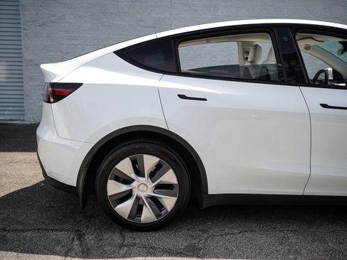 Used 2023 Tesla Model Y Long Range AWD/4WD image 16