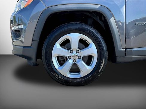 Used 2019 Jeep Compass Latitude w/ Cold Weather Group AWD/4WD image 33