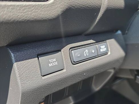Used 2026 Nissan Frontier PRO-4X AWD/4WD image 9