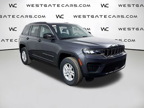 New 2025 Jeep Grand Cherokee Laredo image 2