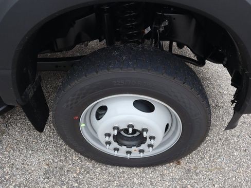 New 2026 Ford F550 4x4 Crew Cab image 10