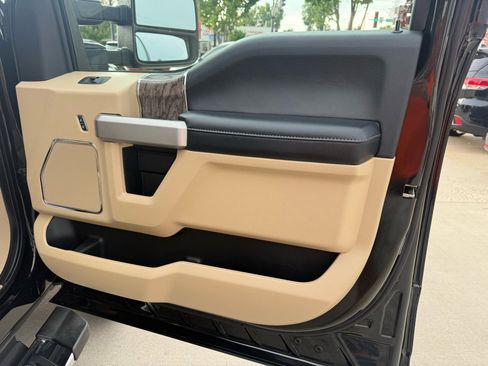 Used 2019 Ford F250 Lariat w/ Lariat Ultimate Package image 16