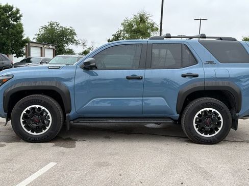 Certified 2025 Toyota 4Runner TRD Off-Road Premium w/ Tow Technology Package AWD/4WD image 10