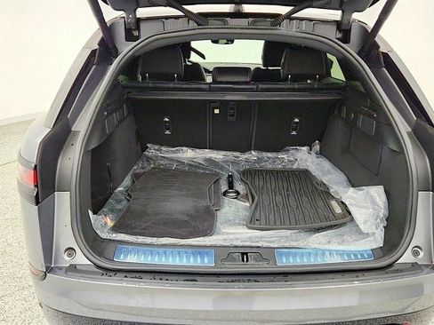 Used 2023 Land Rover Range Rover Velar R-Dynamic S AWD/4WD image 22