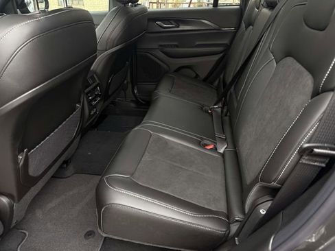 New 2025 Jeep Grand Cherokee Laredo image 25