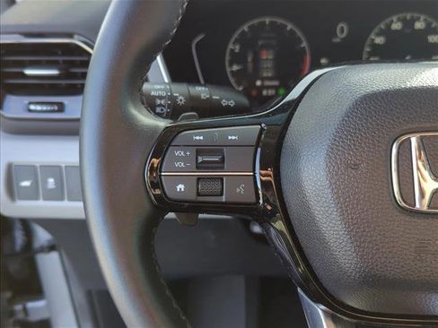 Used 2024 Honda Pilot EX-L image 13