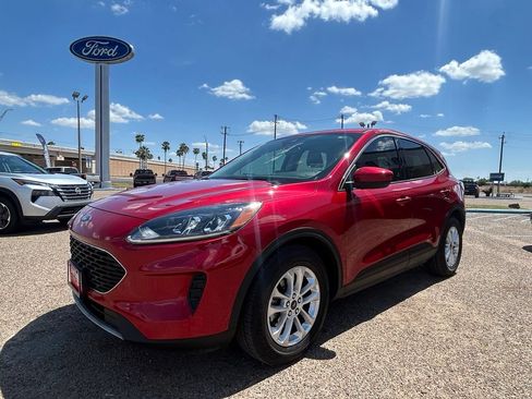 Used 2021 Ford Escape SE w/ Convenience Package FWD image 3