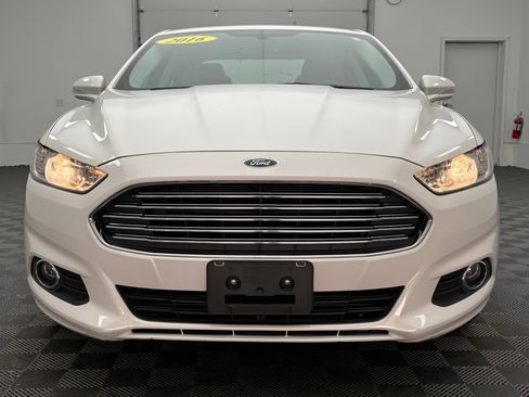 Used 2016 Ford Fusion SE w/ Equipment Group 202A FWD image 11