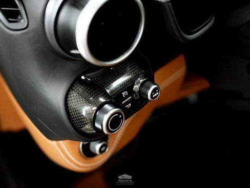 Used 2020 Ferrari Portofino RWD image 14