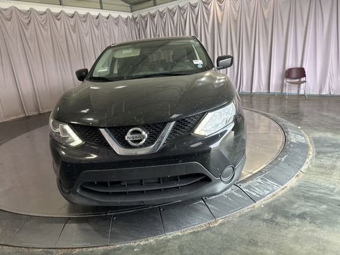 Used 2017 Nissan Rogue Sport S w/ S Appearance Package FWD image 2