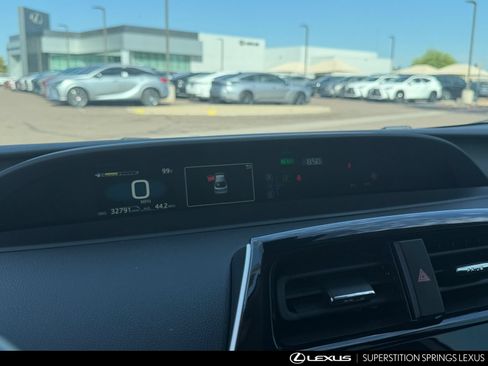 Used 2022 Toyota Prius XLE w/ Advanced Technology Package AWD/4WD image 19