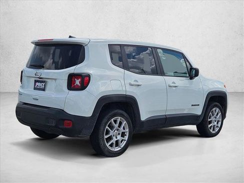 Used 2023 Jeep Renegade Latitude AWD/4WD image 5
