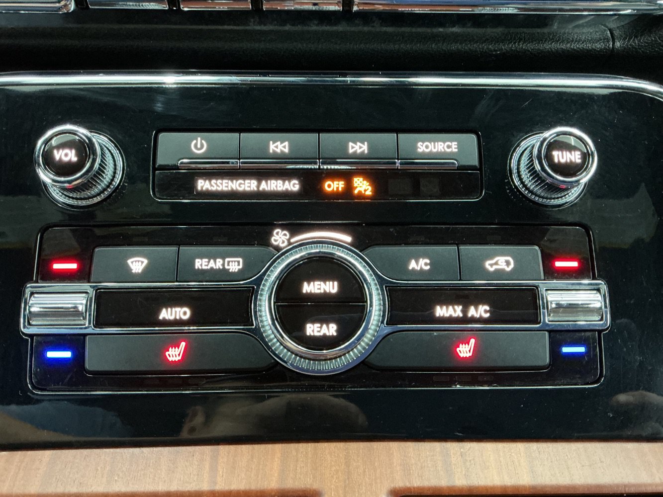 Used 2018 Lincoln Navigator Premiere RWD image 39