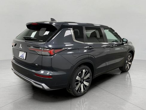 New 2026 Mitsubishi Outlander SE image 3
