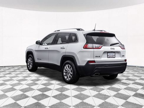 Used 2019 Jeep Cherokee Latitude w/ Cold Weather Group AWD/4WD image 9
