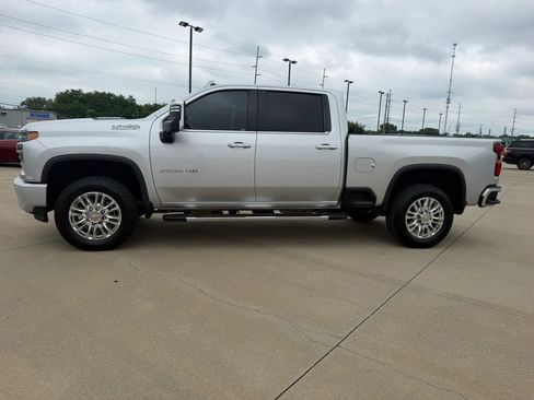 Used 2021 Chevrolet Silverado 2500 High Country w/ Z71 Off-Road Package AWD/4WD image 9
