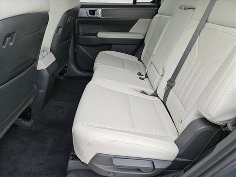 Used 2026 Hyundai Santa Fe SEL AWD/4WD image 17