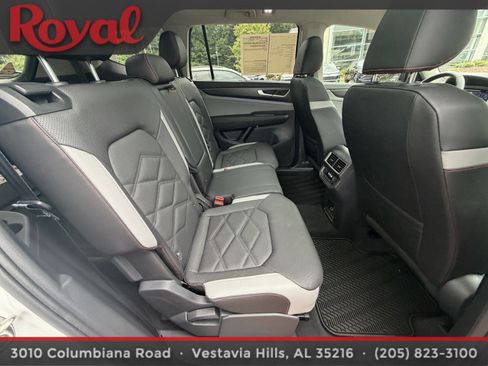 Certified 2026 Volkswagen Atlas Peak Edition AWD/4WD image 8