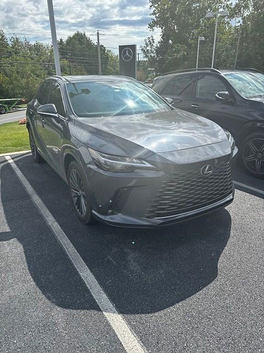 Used 2025 Lexus RX 350h w/ Accessory Package AWD/4WD image 2
