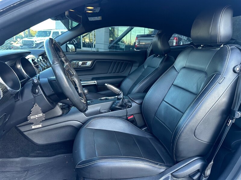 Used 2018 Ford Mustang GT Premium w/ GT Performance Package RWD image 9