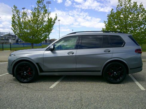 Used 2023 BMW X7 xDrive40i AWD/4WD image 45