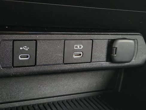 Used 2024 Toyota Prius LE image 28