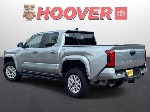 Used 2025 Toyota Tacoma SR5 RWD image 6