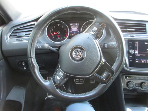 Used 2020 Volkswagen Tiguan SE R-Line AWD/4WD image 34
