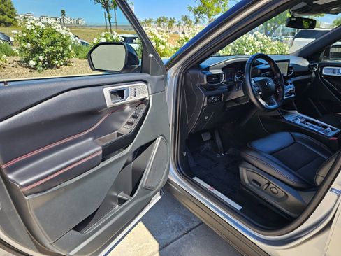 Used 2024 Ford Explorer ST-Line w/ Class IV Trailer Tow Package image 15