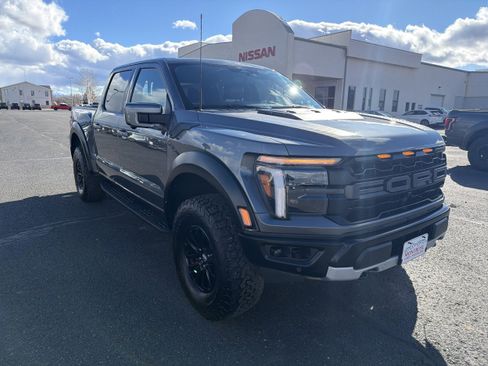 Used 2025 Ford F150 Raptor image 3