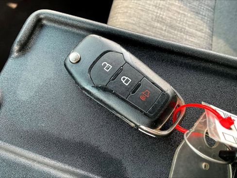 Used 2023 Ford F150 XLT image 12