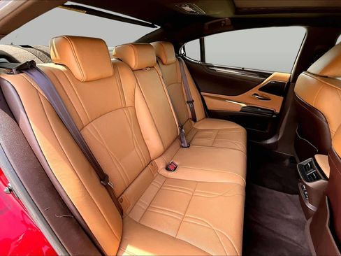 Used 2020 Lexus ES 350 Ultra Luxury w/ Accessory Package 2 FWD image 20