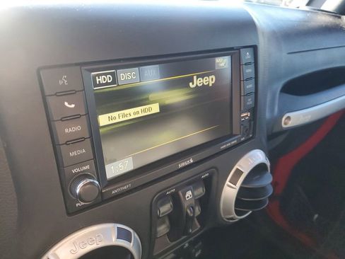 Used 2015 Jeep Wrangler Unlimited Sahara w/ Connectivity Group image 14