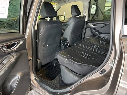 Used 2023 Subaru Forester Premium image 28