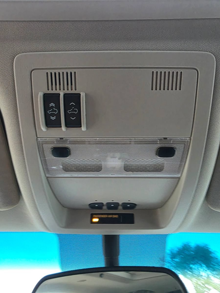 Used 2012 Chevrolet Avalanche LTZ AWD/4WD image 20