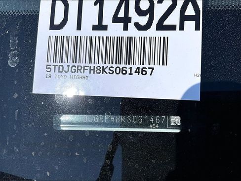 Used 2019 Toyota Highlander XLE AWD/4WD image 9