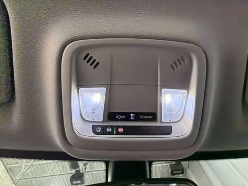 Used 2020 Chevrolet Traverse LS AWD/4WD image 22