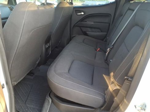 Used 2022 Chevrolet Colorado LT AWD/4WD image 12