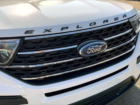 Used 2020 Ford Explorer XLT RWD image 28