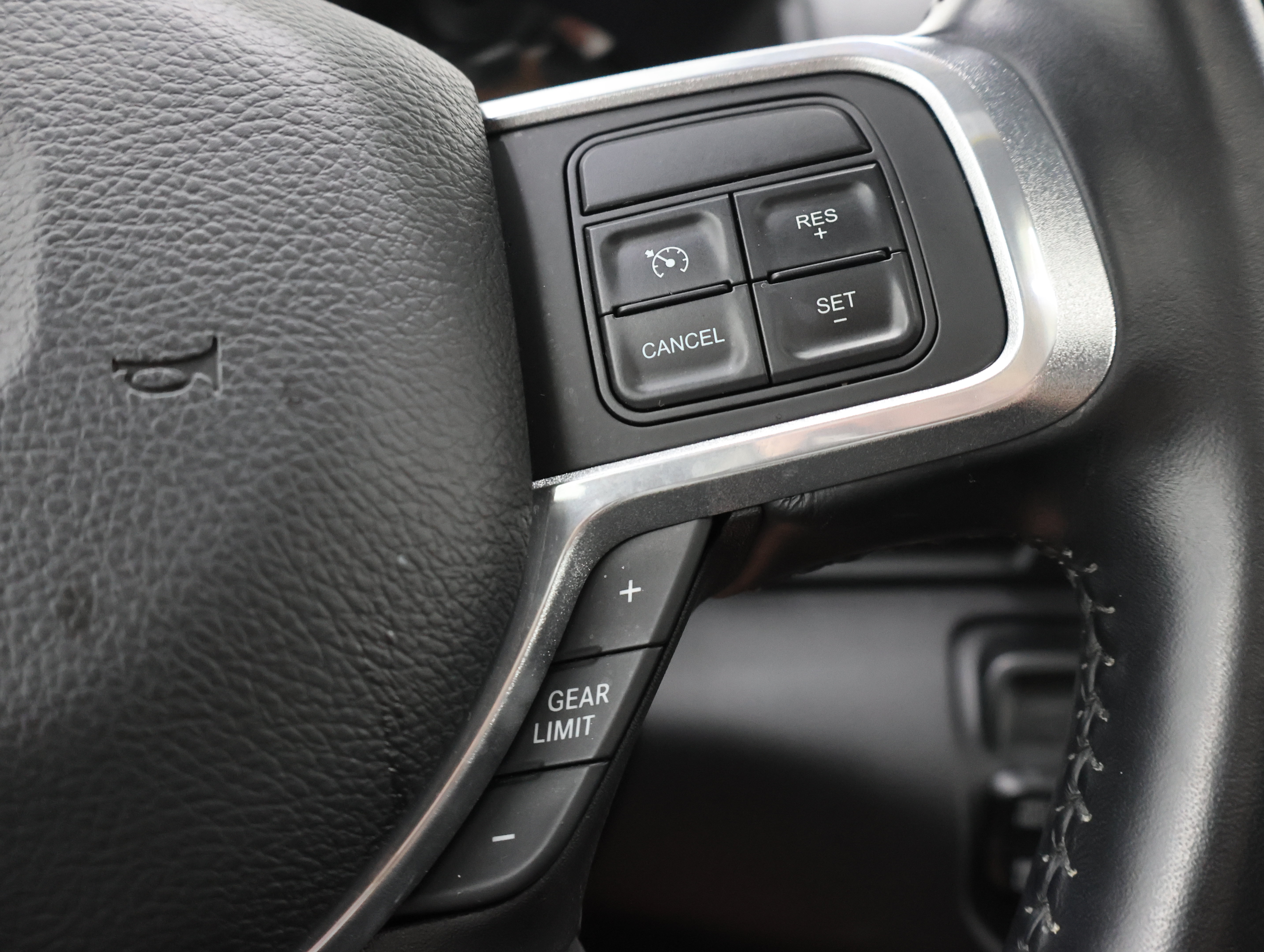 Used 2022 RAM 2500 Laramie w/ Night Edition AWD/4WD image 15