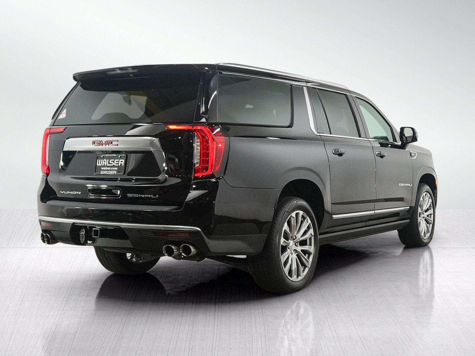 Used 2021 GMC Yukon XL Denali w/ Denali Premium Package AWD/4WD image 5