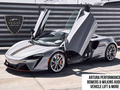 Used 2024 McLaren Artura RWD image 1